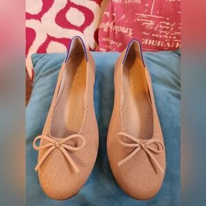 Rothy's Tan Ballet Flats with Blue Trim And Cheetah Sole